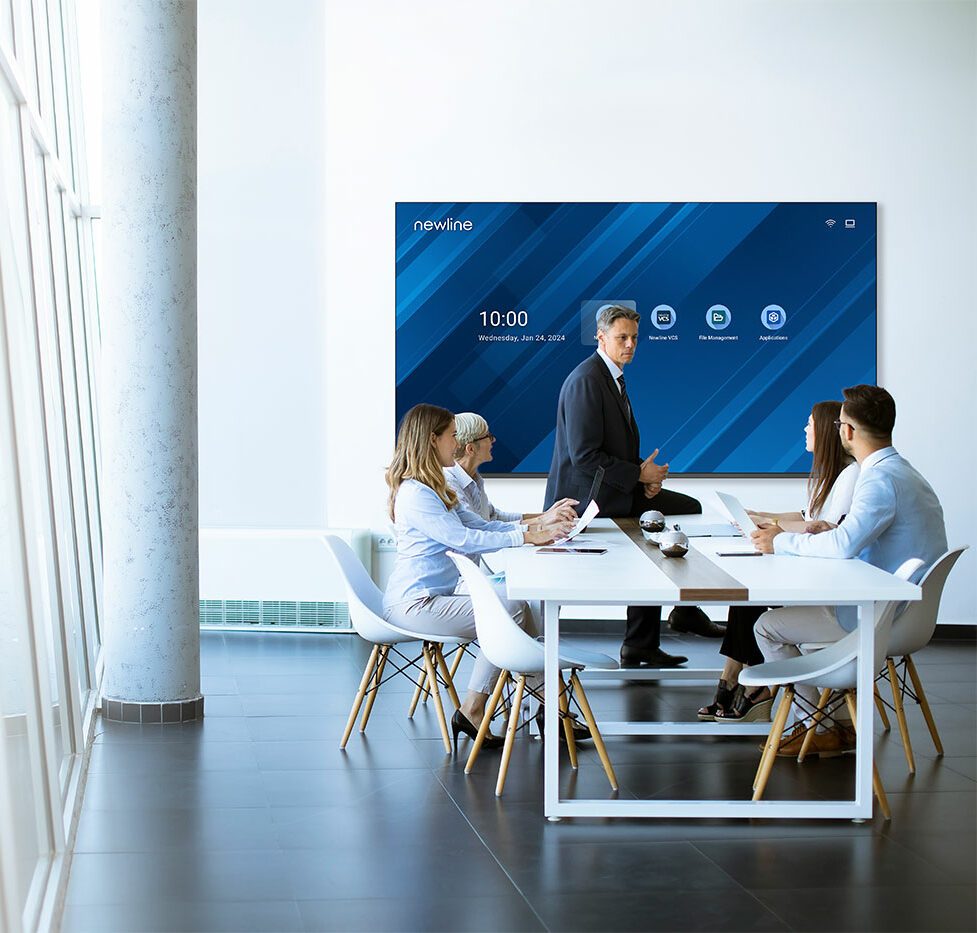 Spotkanie biznesowe z monitorem interaktywnym yetic